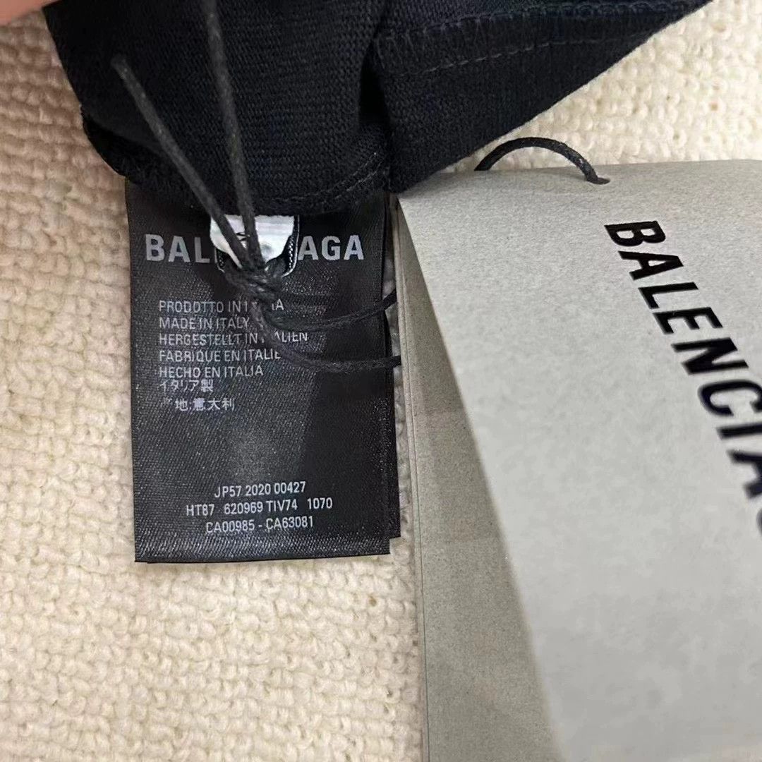 Balenciaga Balenciaga Crew Short Sleeves Size US S / EU 44-46 / 1 - 5 Thumbnail