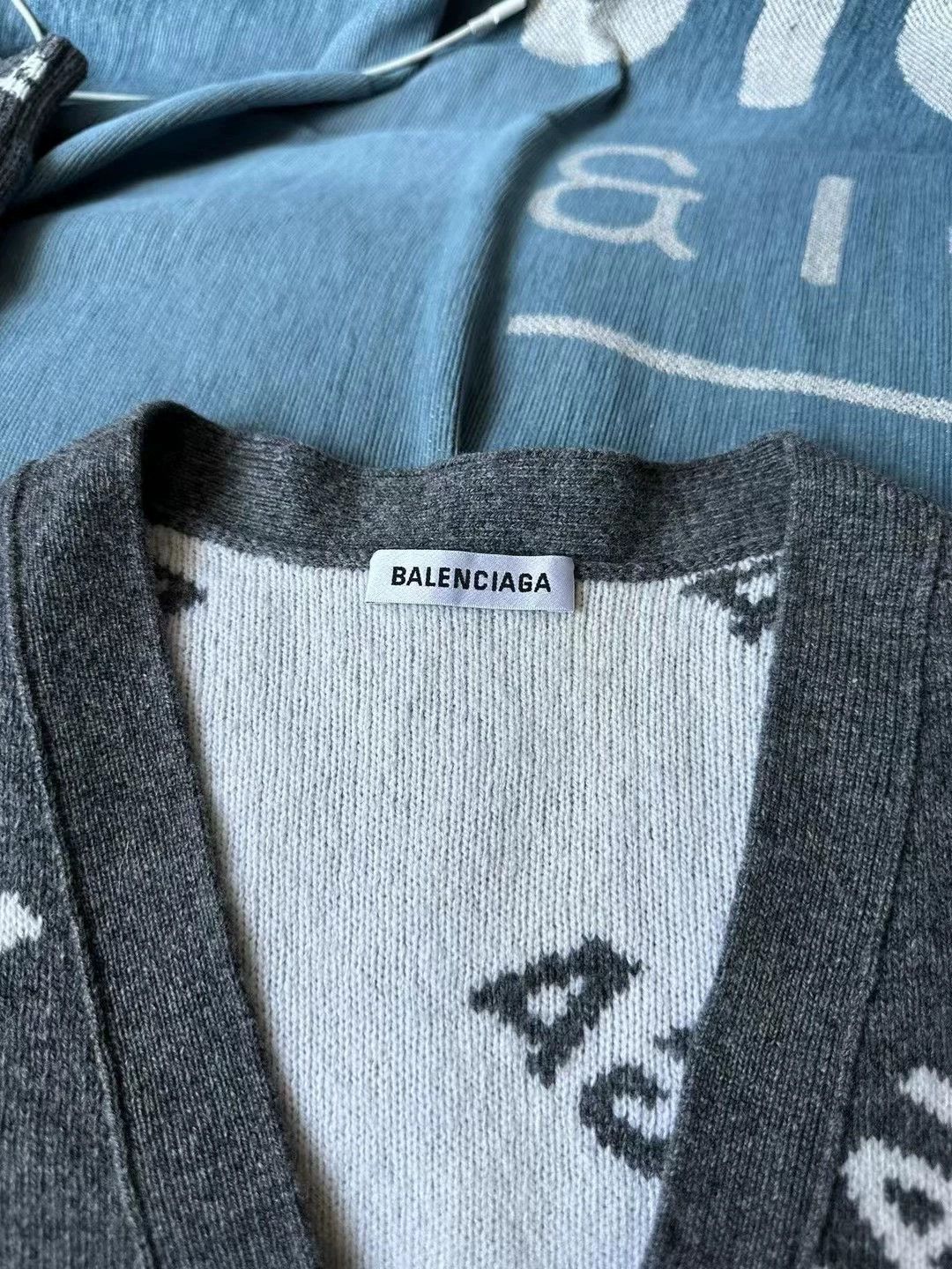 Balenciaga Balenciaga bullet screen cardigan Size US S / EU 44-46 / 1 - 3 Thumbnail