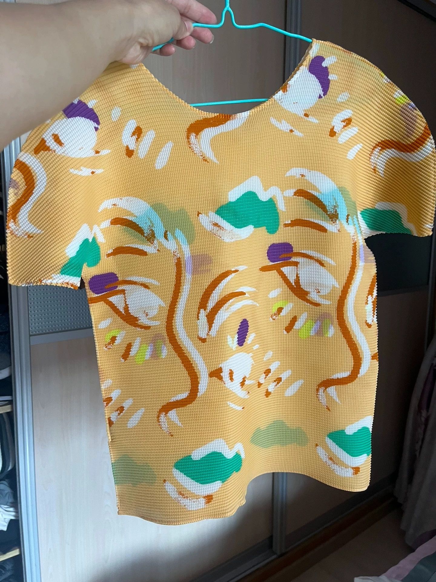 Issey Miyake issey miyake Yellow round neck bunny pleated short sleeved shirt Size US M / EU 48-50 / 2 - 2 Thumbnail