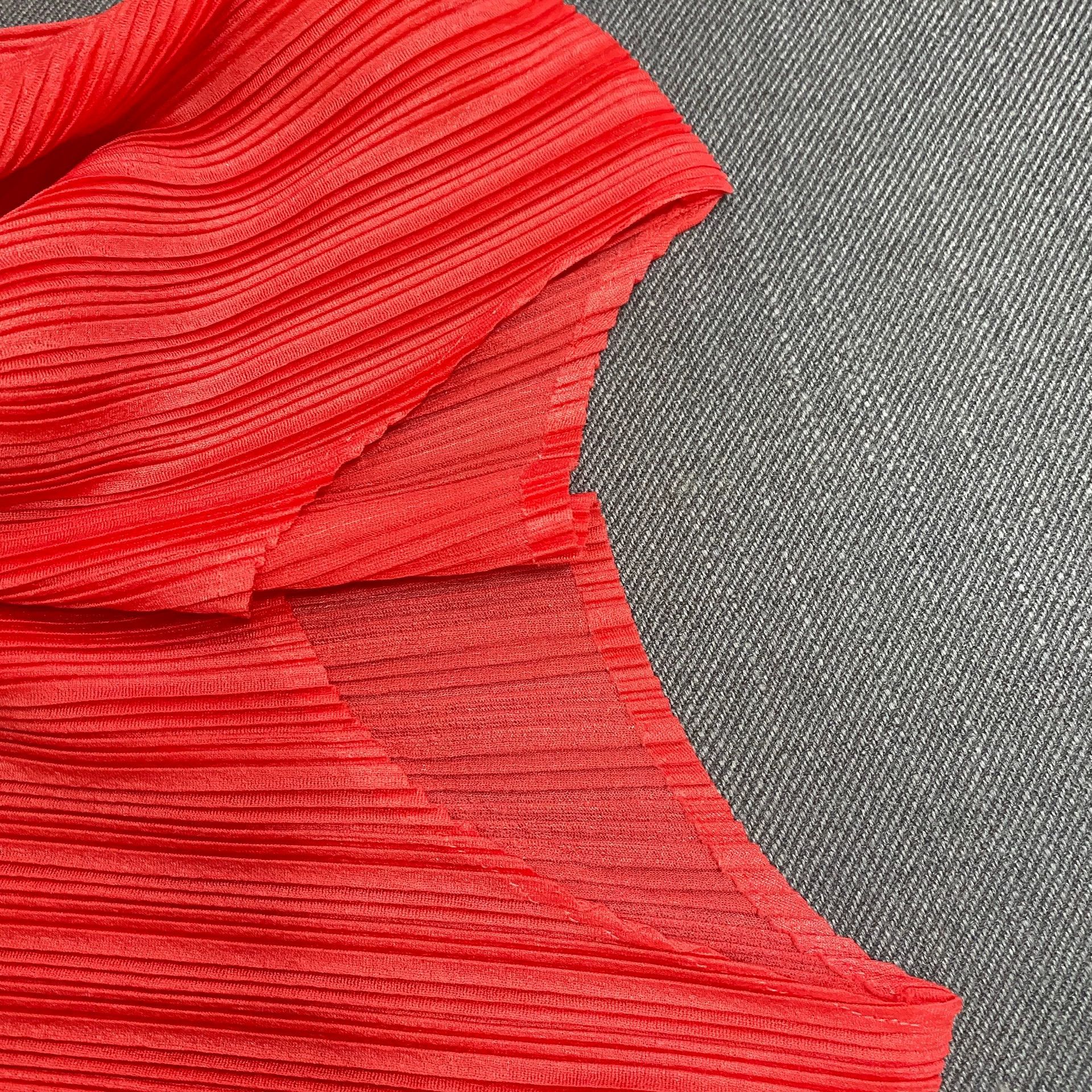 Issey Miyake issey miyake Wrinkled red long sleeved shirt Size US M / EU 48-50 / 2 - 3 Thumbnail