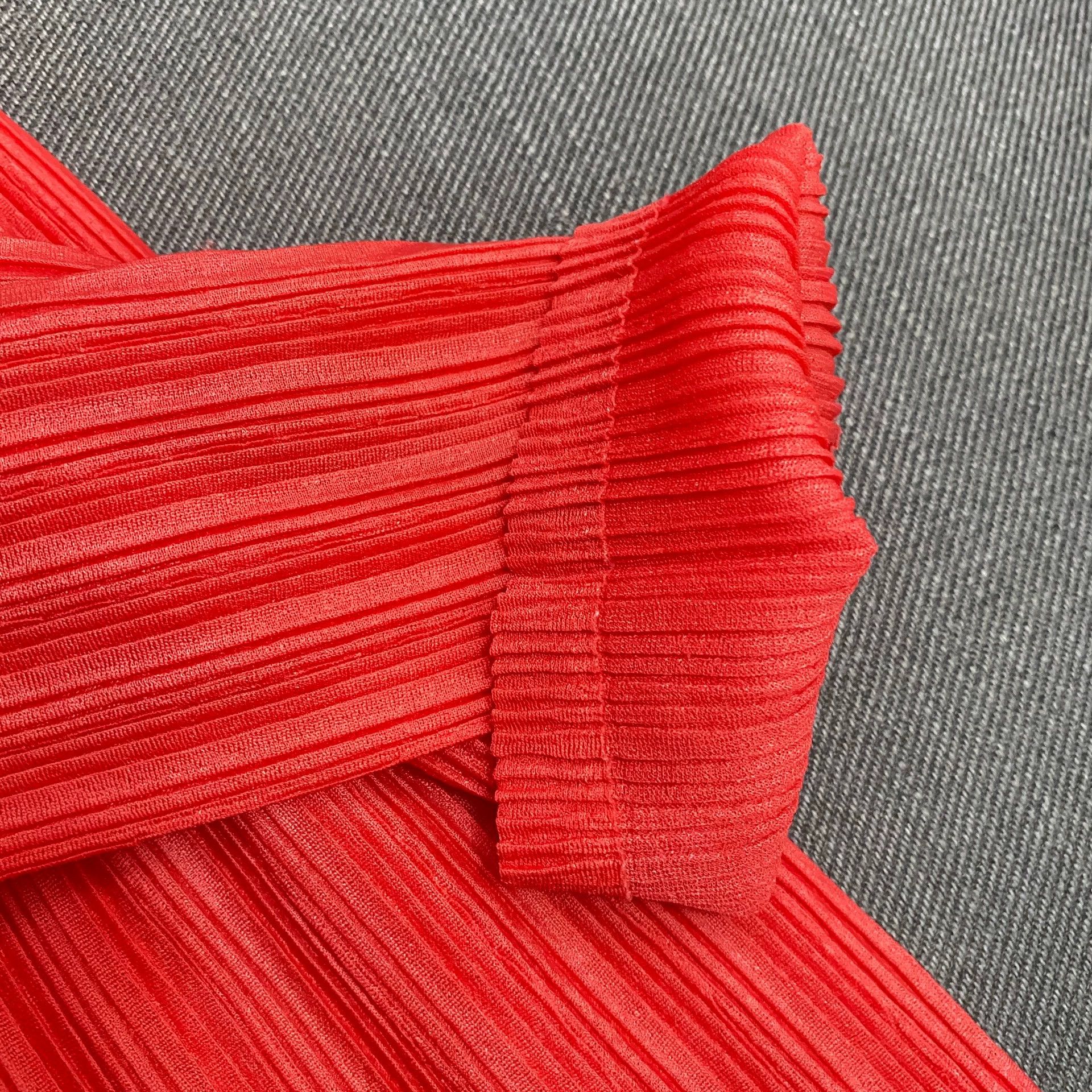 Issey Miyake issey miyake Wrinkled red long sleeved shirt Size US M / EU 48-50 / 2 - 5 Thumbnail