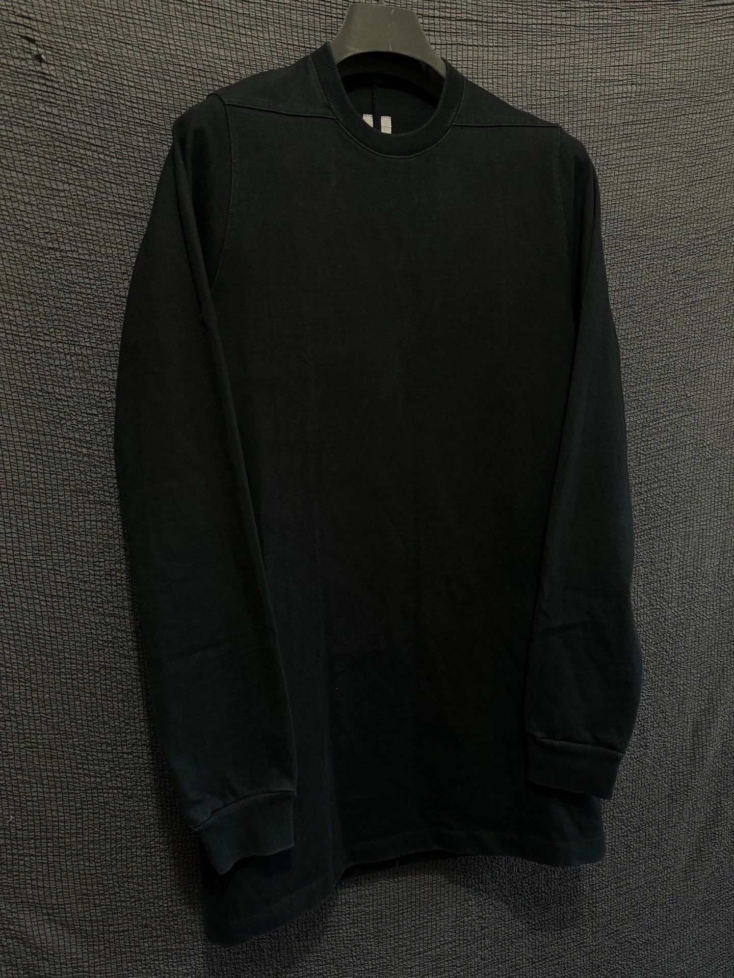 Rick Owens Rick owens Main line pure black hard cotton T-shoulder long sleeve Size US XS / EU 42 / 0 - 2 Thumbnail