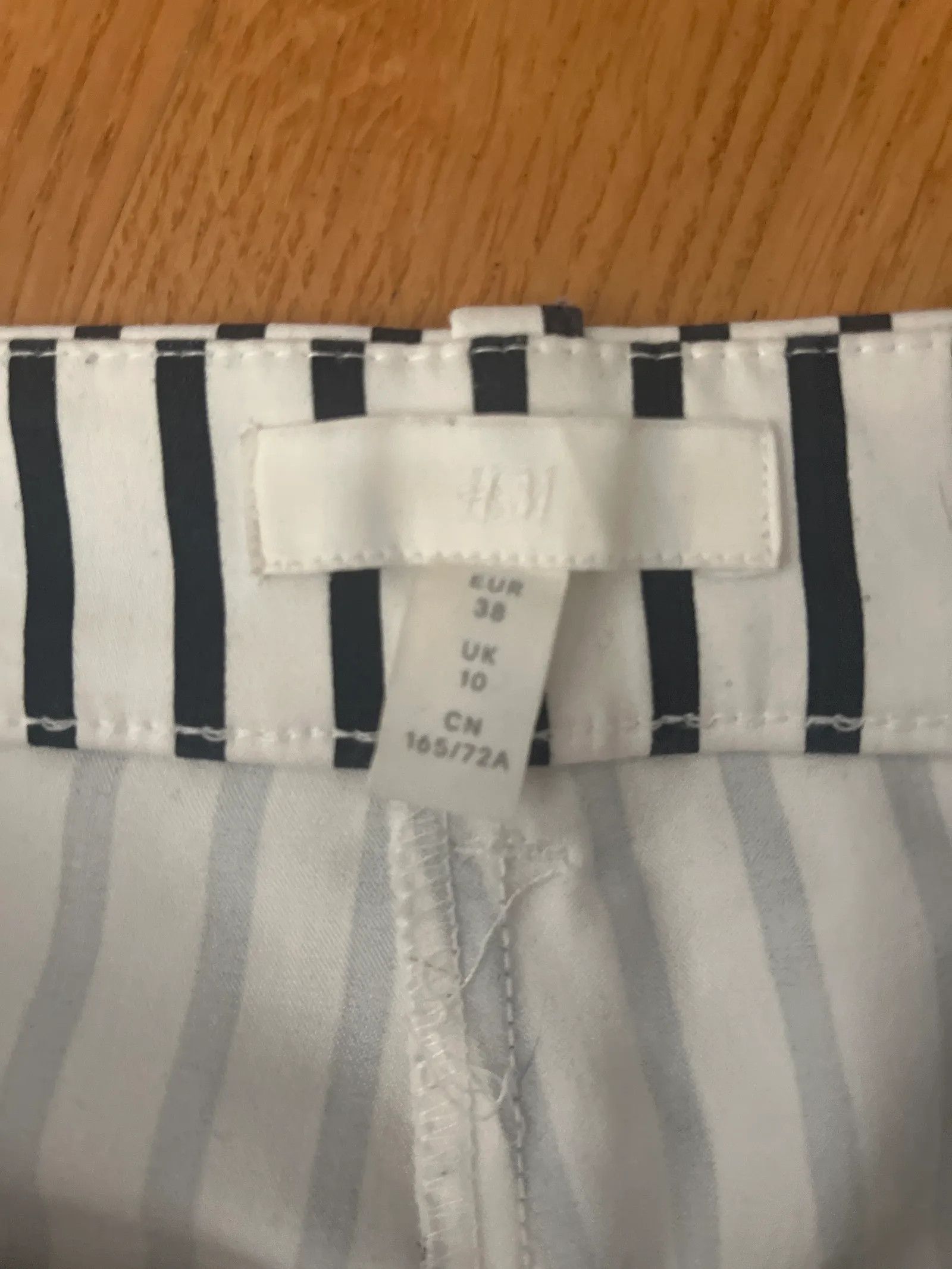 H&M H&M Pants Size 27" / US 4 / IT 40 - 2 Thumbnail