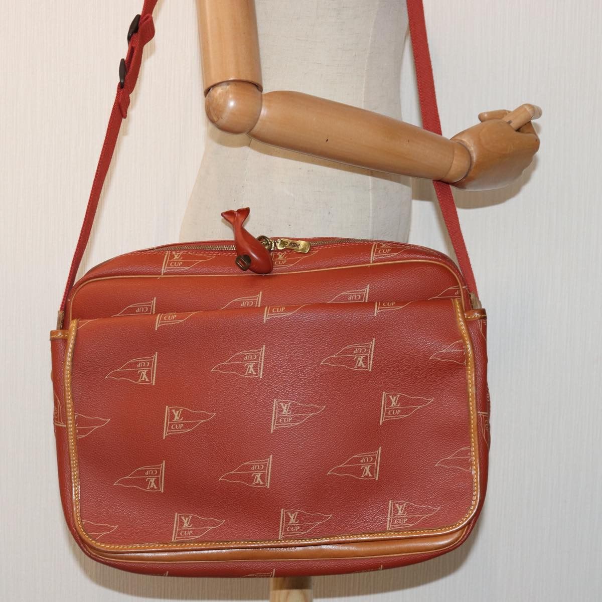 Louis Vuitton America's Cup Red Canvas Shoulder Bag (Pre-Owned) Size ONE SIZE - 7 Thumbnail