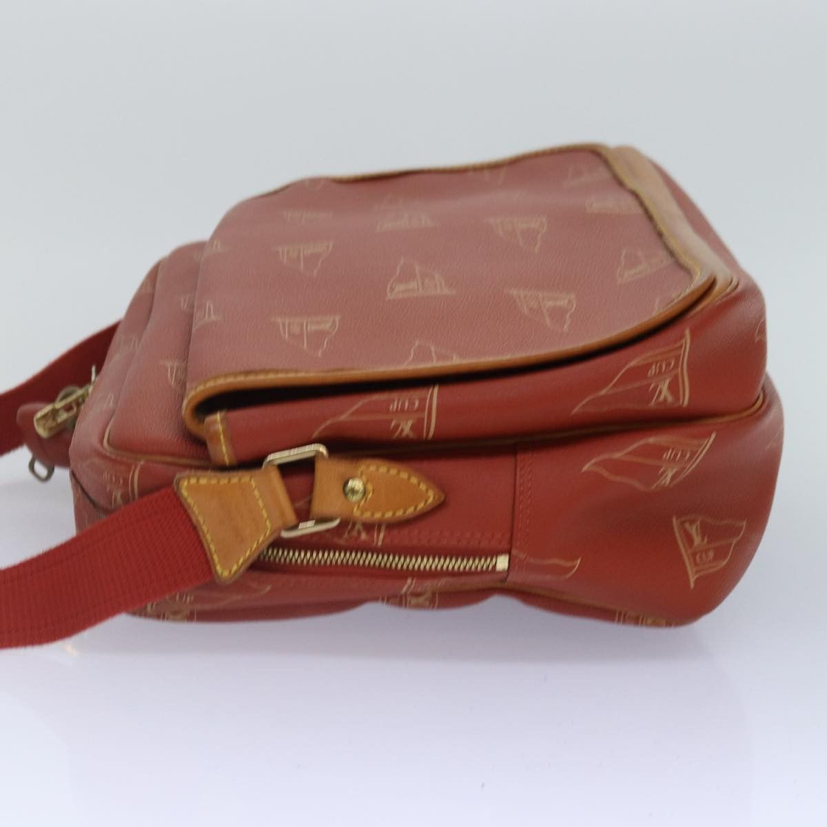 Louis Vuitton America's Cup Red Canvas Shoulder Bag (Pre-Owned) Size ONE SIZE - 11 Thumbnail