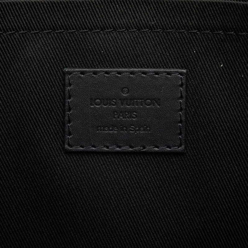 Louis Vuitton Louis Vuitton Louis Vuitton Monogram Shadow Pochette Discovery GM Leather Clutch Bag Leather Clutch Bag 228-48829 in Great Condition Size ONE SIZE - 7 Thumbnail