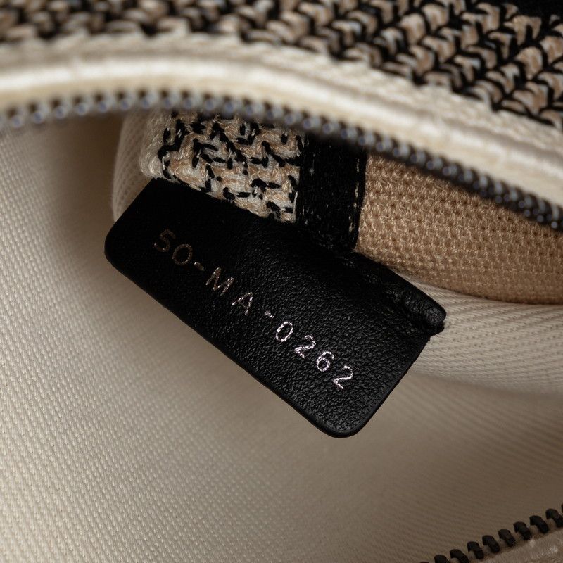 Dior Dior Dior Book Tote Delight Bird Flower Pattern 2WAY Canvas Handbag Canvas Handbag in Great Condition Size ONE SIZE - 9 Thumbnail