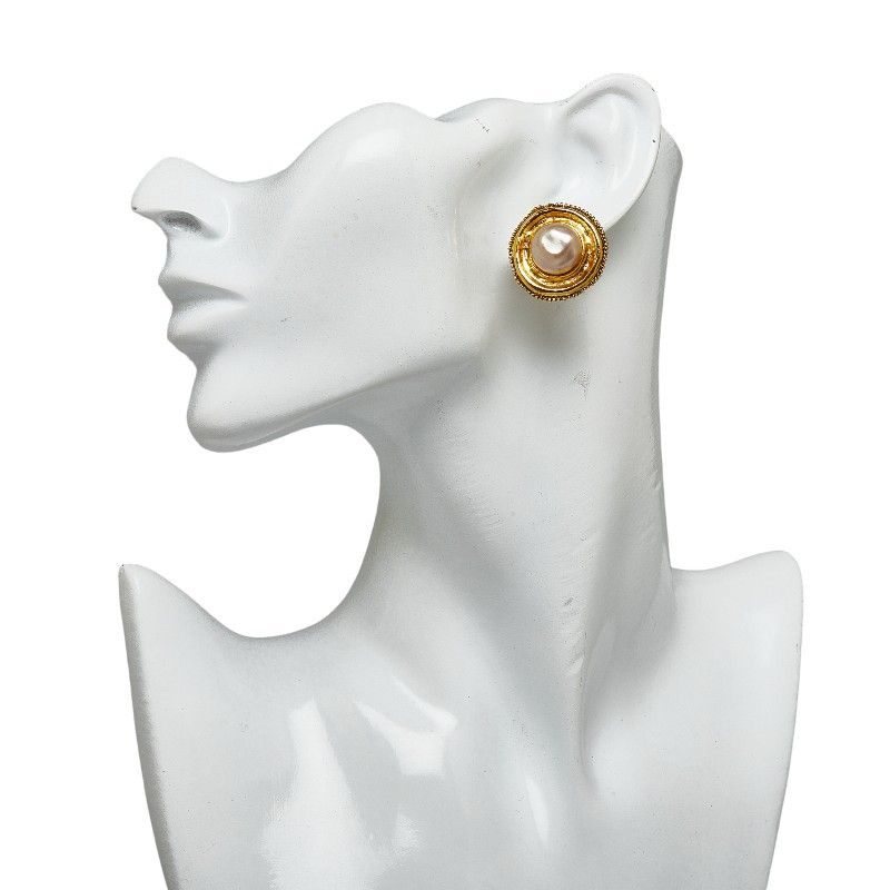 Chanel Chanel Chanel Pearl Earrings Gold Plated Clip-on Plastic Earrings in Very Good Condition Size ONE SIZE - 5 Thumbnail