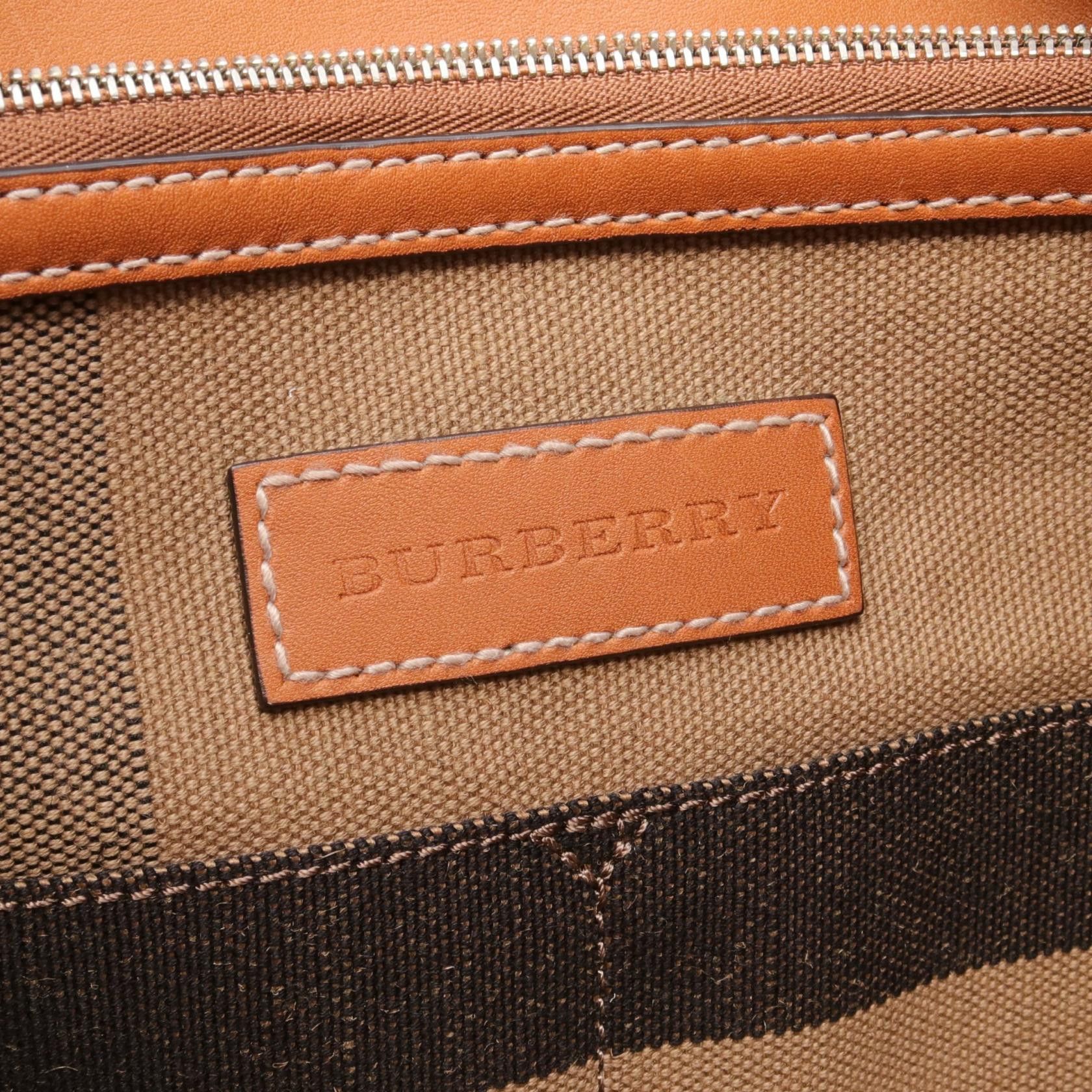 Burberry Burberry The Medium Ashby Canvas Shoulder Bag 3945728 in Great Condition Size ONE SIZE - 4 Thumbnail