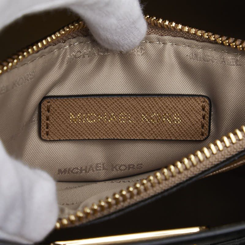 Michael Kors Michael Kors Michael Kors Mercer LOVE Studs Leather Handbag 30H7GM9M6O Leather Handbag 30H7GM9M6O in Very Good Condition Size ONE SIZE - 11 Thumbnail