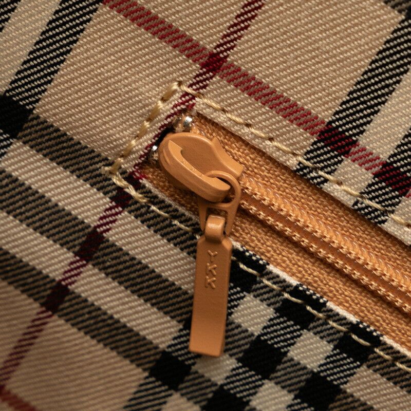 Burberry Burberry Burberry Leather Nova Check Logo Embossed Shoulder Bag Leather Shoulder Bag in Very Good Condition Size ONE SIZE - 6 Thumbnail
