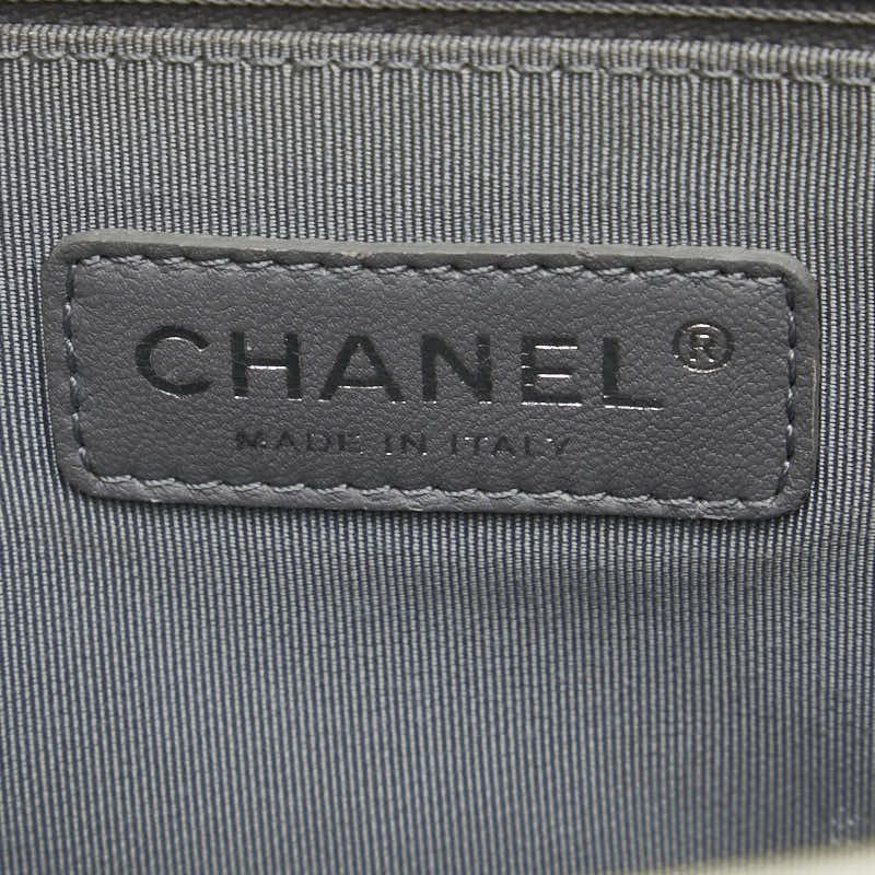 Chanel Chanel Chanel Boy Chanel Coco Mark Chain Shoulder Bag White Enamel Leather Shoulder Bag in Good Condition Size ONE SIZE - 9 Thumbnail