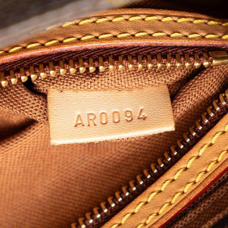 Louis Vuitton Louis Vuitton Louis Vuitton Monogram Trotter Panda Murakami Collaboration Shoulder Bag M51241 Brown PVC Leather Canvas Crossbody Bag M51241 in Very Good Condition Size ONE SIZE - 8 Thumbnail
