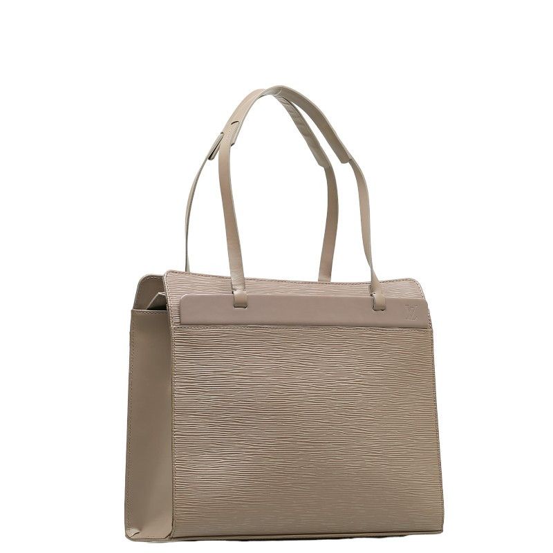 Louis Vuitton Louis Vuitton Louis Vuitton Epi Croisette PM Leather Handbag M5249B Leather Handbag M5249B in Very Good Condition Size ONE SIZE - 2 Thumbnail