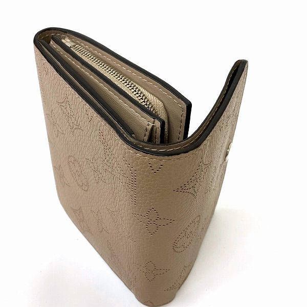 Louis Vuitton Louis Vuitton Louis Vuitton Monogram Leather Bifold Wallet M62542 Leather Short Wallet M62542 in Great Condition Size ONE SIZE - 3 Thumbnail