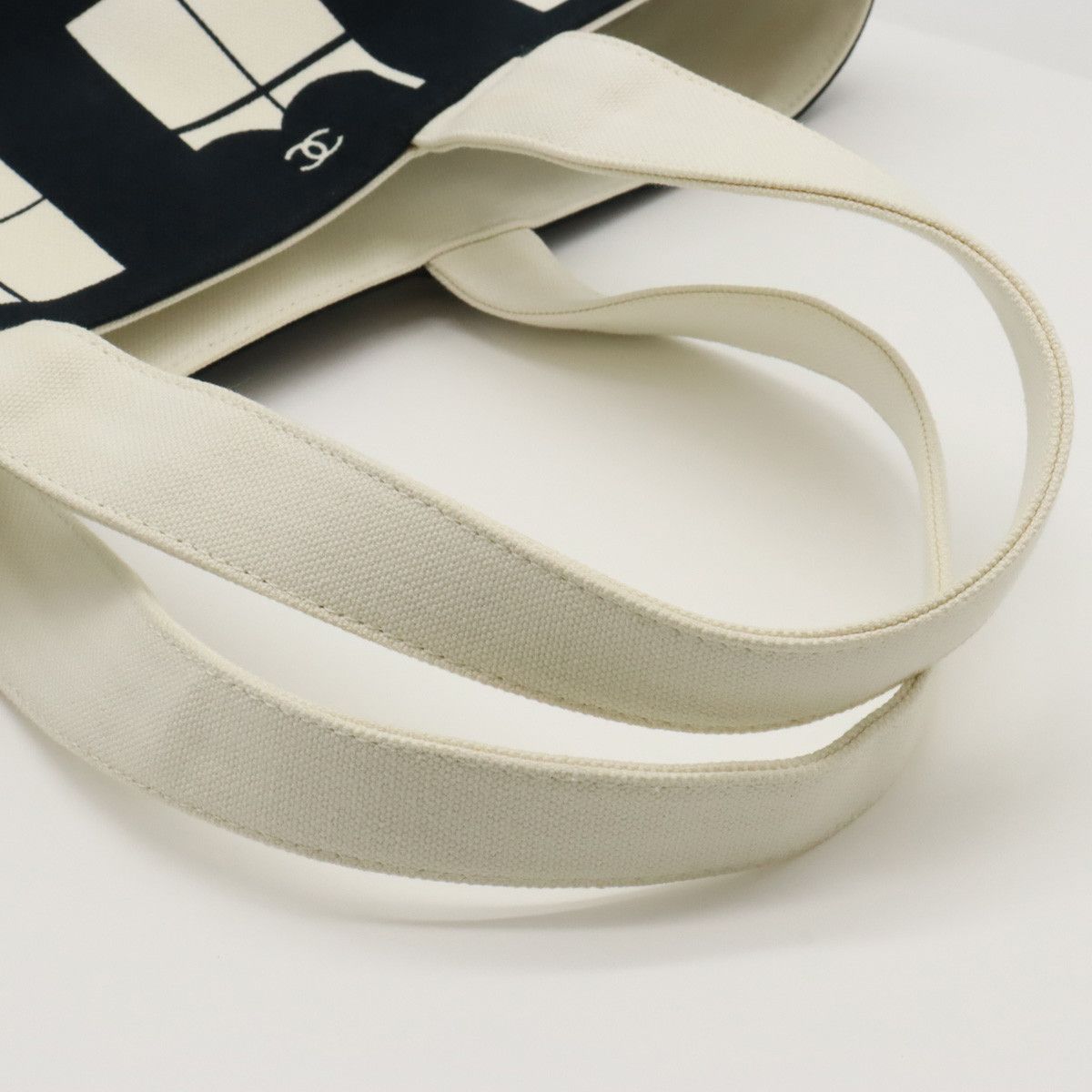 Chanel Chanel Chanel Canvas Windows Line Coco Mark Tote Bag Canvas Tote Bag in Great Condition Size ONE SIZE - 4 Thumbnail