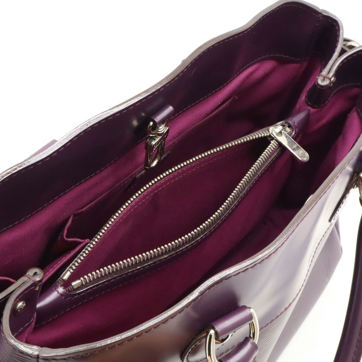 Louis Vuitton Louis Vuitton Louis Vuitton Epi Leather Passy PM Handbag M5926K Leather Handbag M5926K in Very Good Condition Size ONE SIZE - 5 Thumbnail