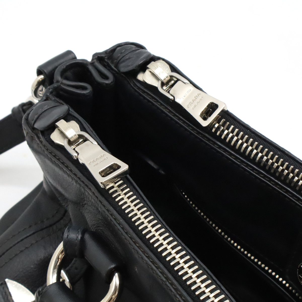 Prada Prada Prada Soft Calf Leather Handbag BN2866 Leather Handbag BN2866 in Great Condition Size ONE SIZE - 5 Thumbnail