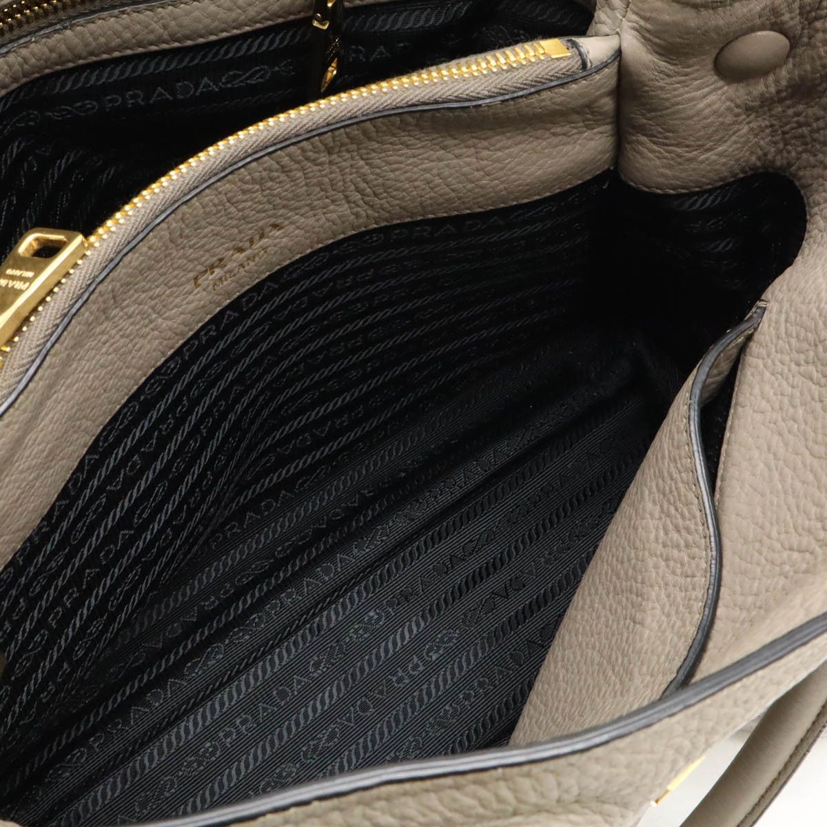 Prada Prada Prada VITELLO PHENIX Leather Handbag 1BA058 Leather Handbag 1BA058 in Great Condition Size ONE SIZE - 6 Thumbnail