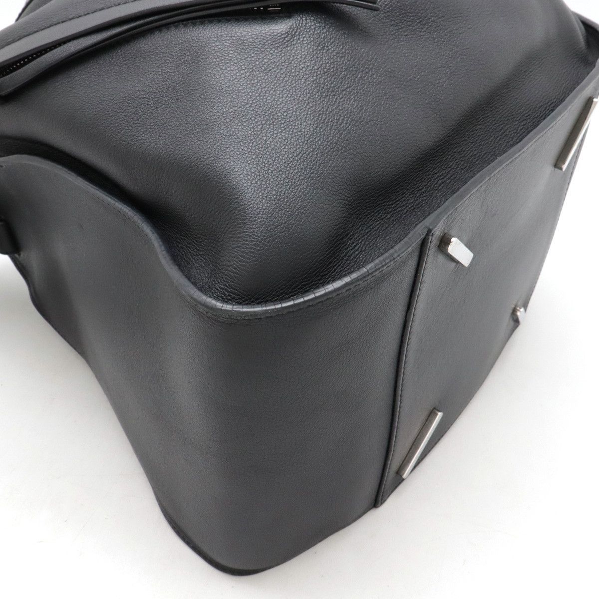 Loewe Loewe Loewe Leather Hammock Medium Handbag 387.30.T38 Leather Handbag 387.30.T38 in Very Good Condition Size ONE SIZE - 3 Thumbnail