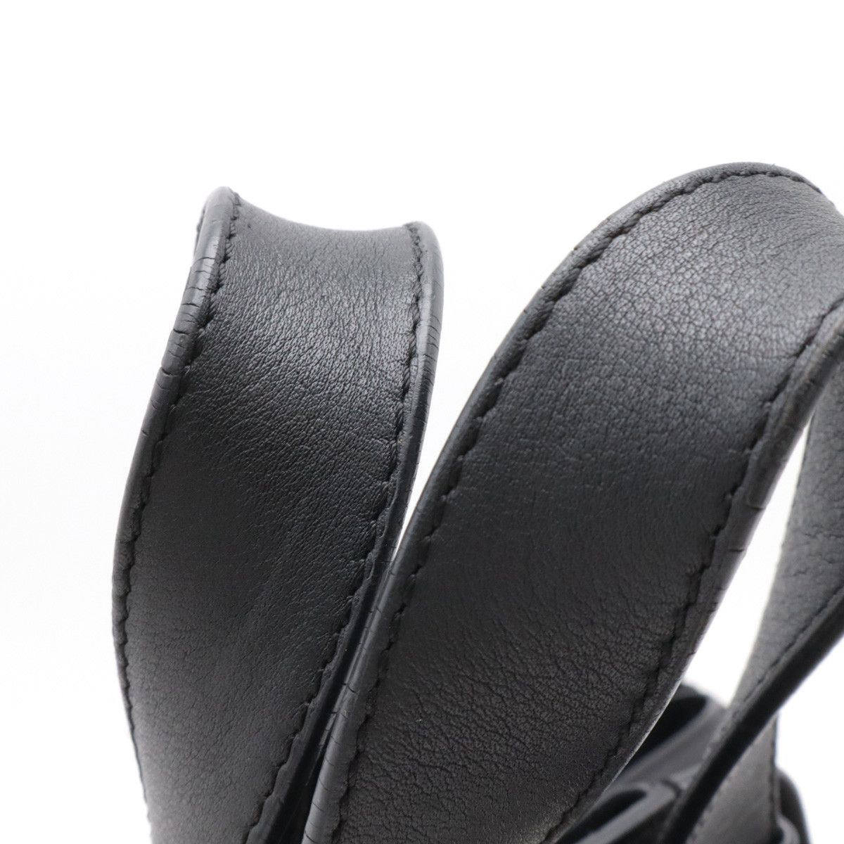 Loewe Loewe Loewe Leather Hammock Medium Handbag 387.30.T38 Leather Handbag 387.30.T38 in Very Good Condition Size ONE SIZE - 4 Thumbnail