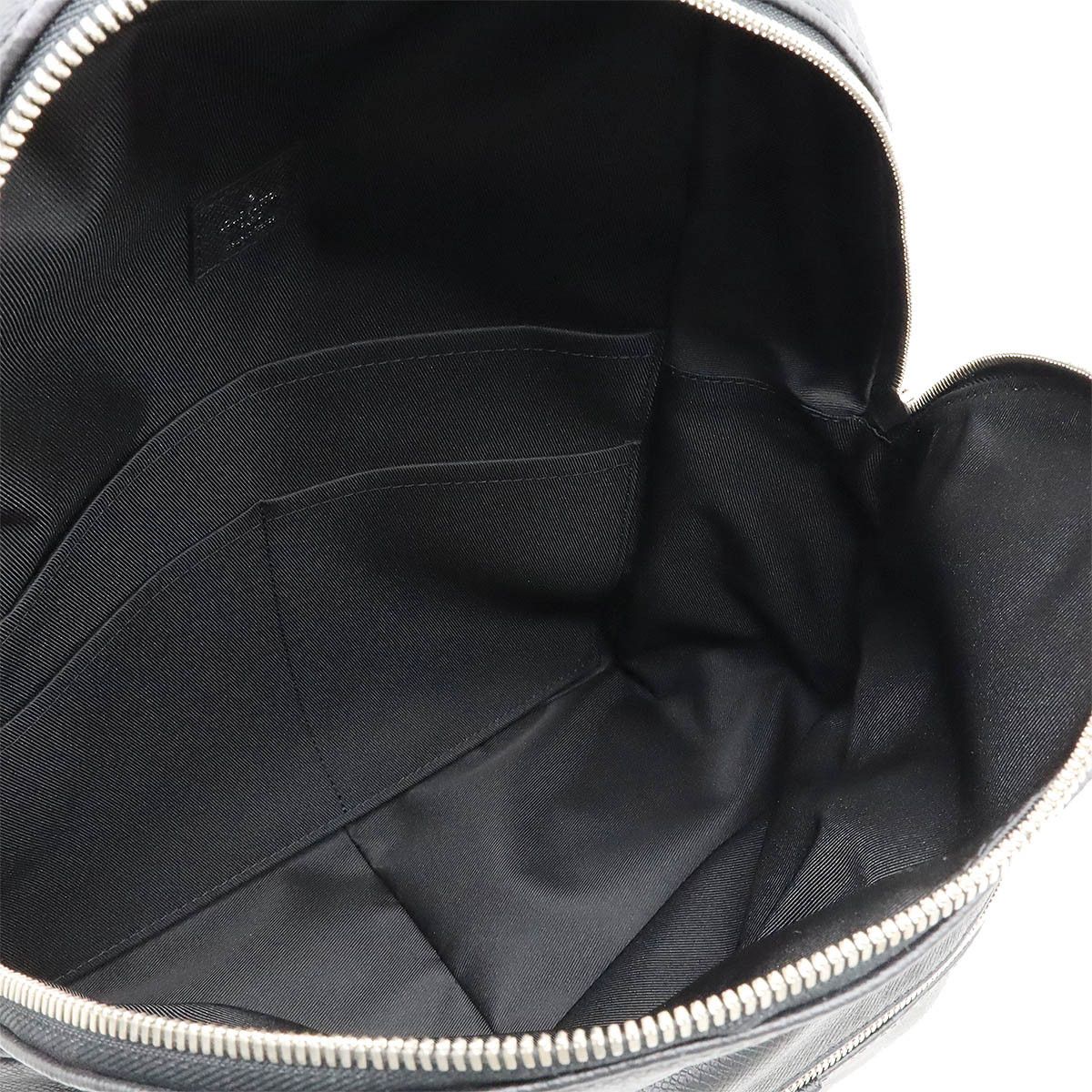 Louis Vuitton Louis Vuitton Louis Vuitton Monogram Eclipse Taiga Discovery Backpack M30230 Canvas Backpack M30230 in Very Good Condition Size ONE SIZE - 6 Thumbnail