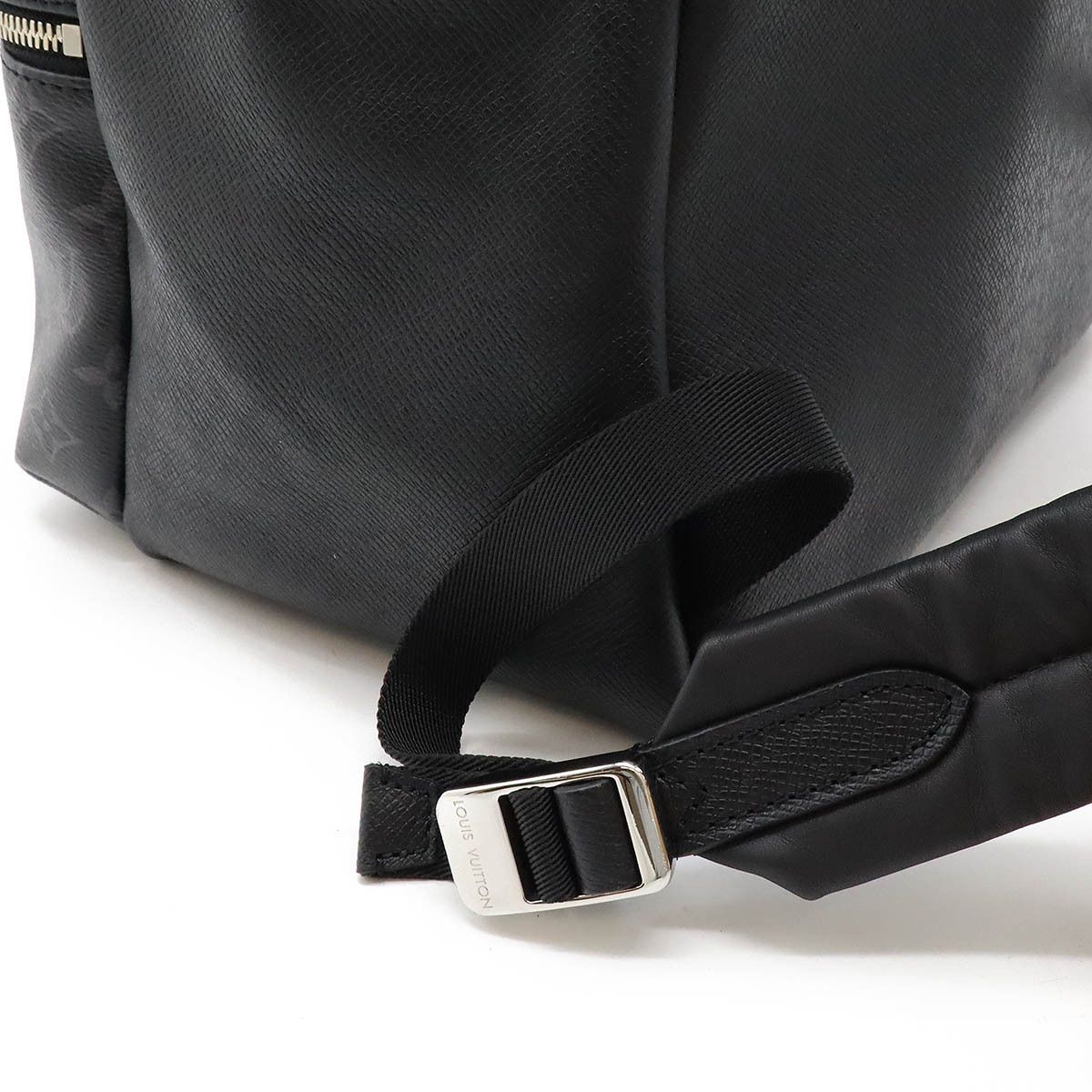 Louis Vuitton Louis Vuitton Louis Vuitton Monogram Eclipse Taiga Discovery Backpack M30230 Canvas Backpack M30230 in Very Good Condition Size ONE SIZE - 8 Thumbnail