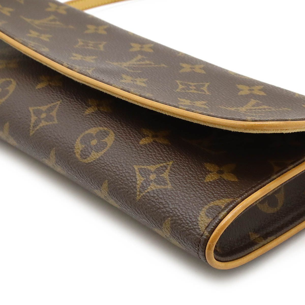 Louis Vuitton Louis Vuitton Louis Vuitton Monogram Pochette Twin GM Shoulder Bag M51852 Canvas Crossbody Bag M51852 in Very Good Condition Size ONE SIZE - 3 Thumbnail