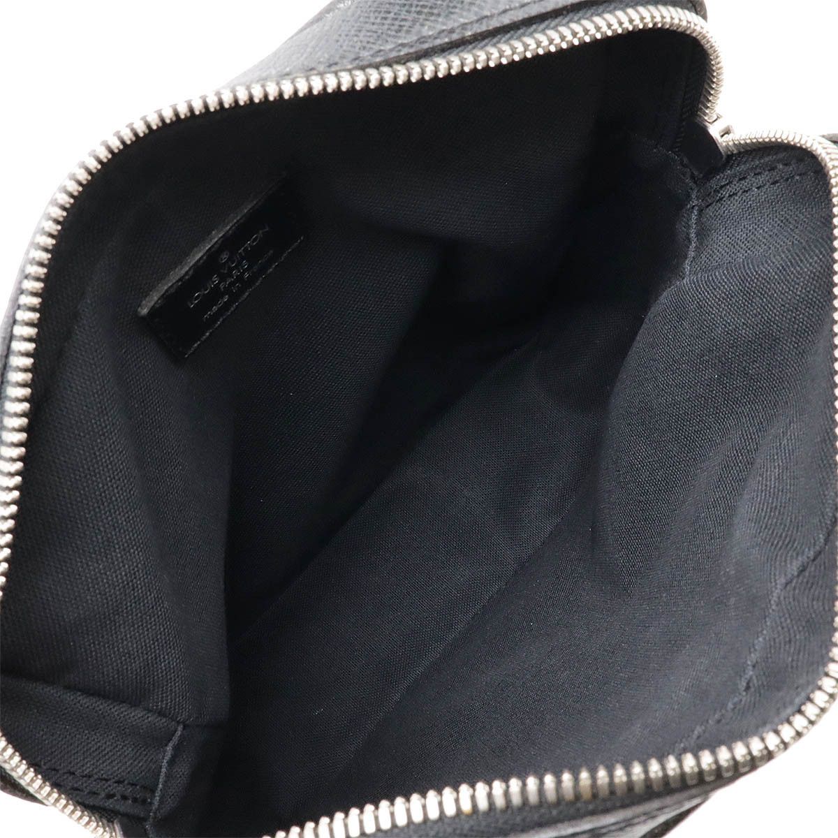 Louis Vuitton Louis Vuitton Louis Vuitton Taiga Sayan Canvas/Calf Leather Shoulder Bag M30902 Canvas Crossbody Bag M30902 in Very Good Condition Size ONE SIZE - 6 Thumbnail