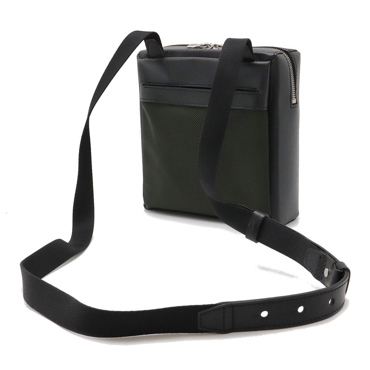 Louis Vuitton Louis Vuitton Louis Vuitton Taiga Sayan Canvas/Calf Leather Shoulder Bag M30902 Canvas Crossbody Bag M30902 in Very Good Condition Size ONE SIZE - 2 Thumbnail