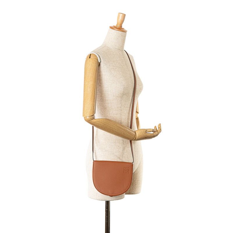 Loewe Loewe Loewe Anagram Leather Shoulder Bag Brown Leather Crossbody Bag in Great Condition Size ONE SIZE - 9 Thumbnail