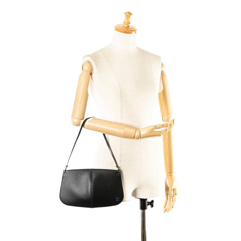 Louis Vuitton Louis Vuitton Louis Vuitton Epi Pochette Demi Lune Handbag M52622 Black Leather Leather Handbag M52622 in Very Good Condition Size ONE SIZE - 8 Thumbnail