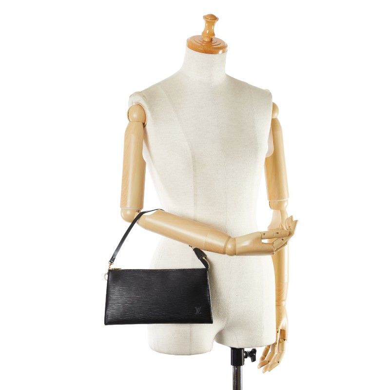Louis Vuitton Louis Vuitton Louis Vuitton Epi Pochette Accessoire Handbag M52952 Black Leather Leather Handbag M52952 in Very Good Condition Size ONE SIZE - 10 Thumbnail