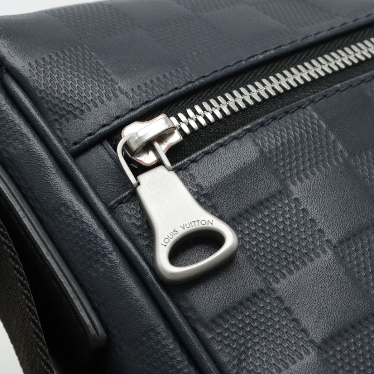 Louis Vuitton Louis Vuitton Louis Vuitton Damier Infini District PM Shoulder Bag N41034 Leather Crossbody Bag N41034 in Very Good Condition Size ONE SIZE - 5 Thumbnail