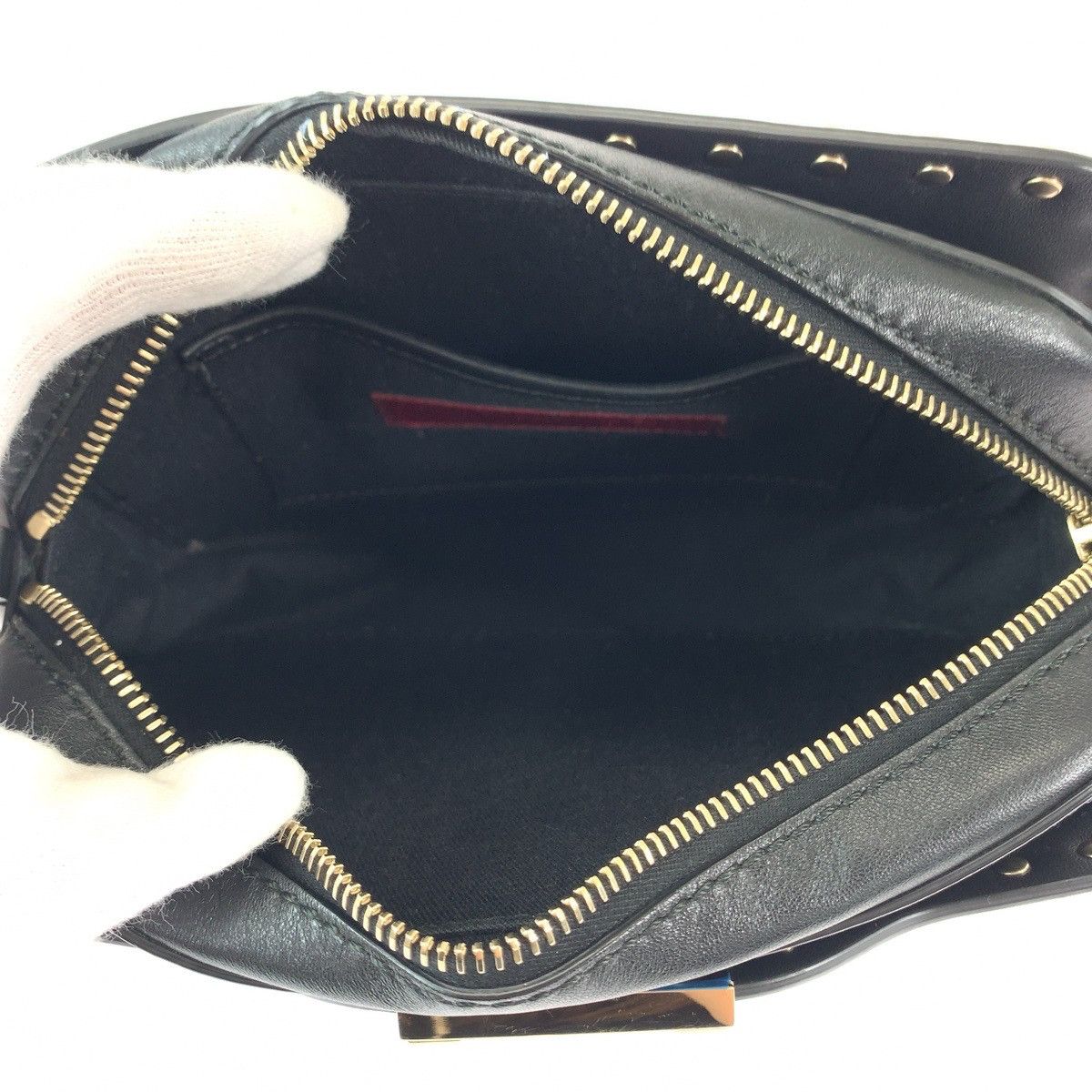 Valentino Valentino Valentino Leather Rockstuds Shoulder Bag Leather Crossbody Bag in Great Condition Size ONE SIZE - 9 Thumbnail