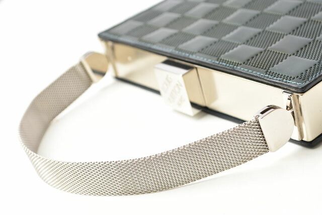 Louis Vuitton Louis Vuitton Louis Vuitton Damier Vernis Clutch Bag M92105 Leather Clutch Bag M92105 in Excellent Condition Size ONE SIZE - 5 Thumbnail