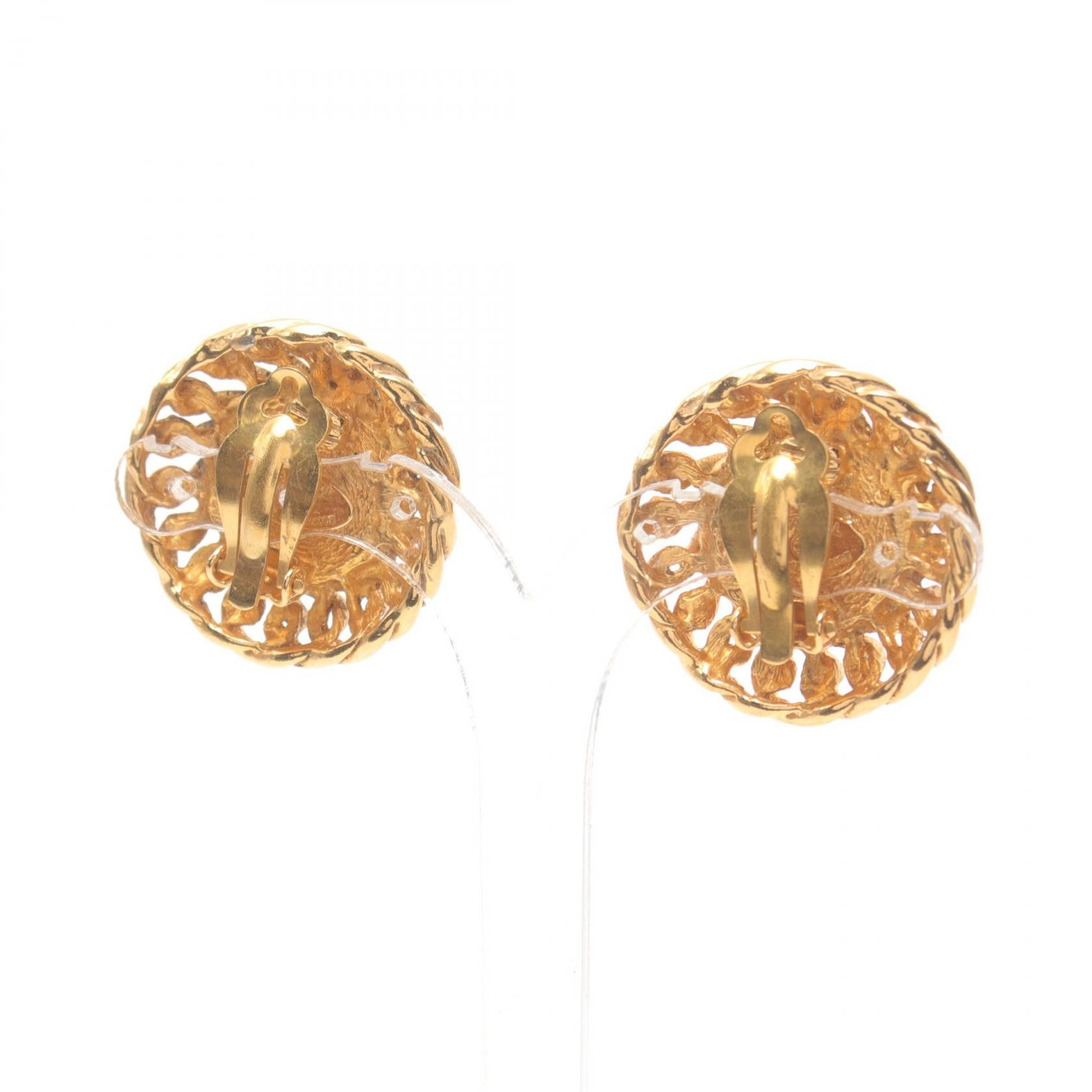 Chanel Chanel Pearl Clip On Earrings Metal Earrings in Very Good Condition Size ONE SIZE - 2 Thumbnail