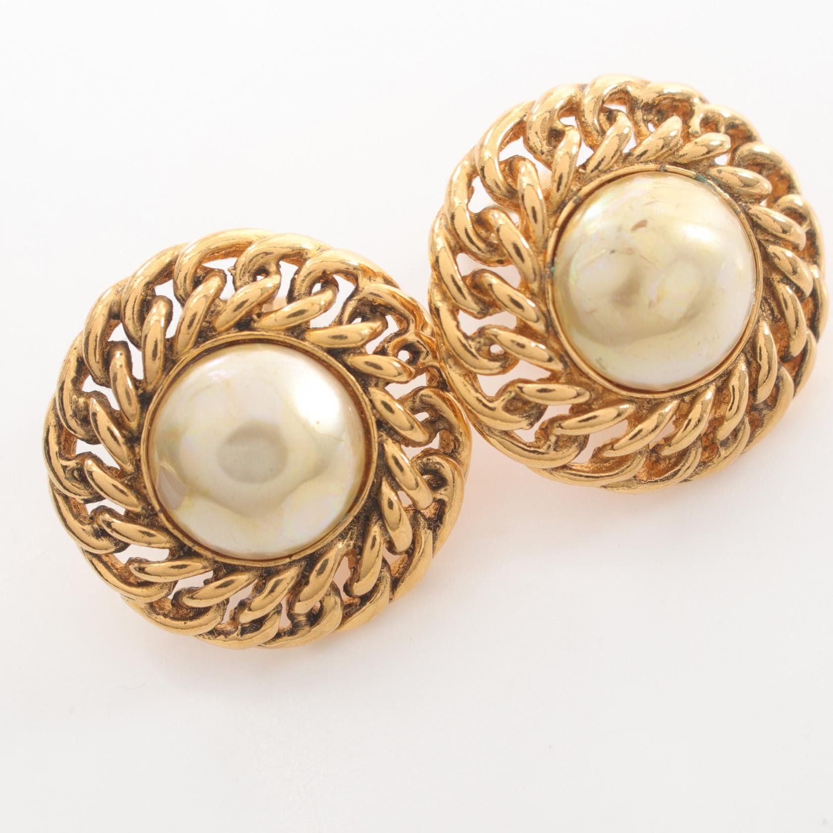 Chanel Chanel Pearl Clip On Earrings Metal Earrings in Very Good Condition Size ONE SIZE - 4 Thumbnail