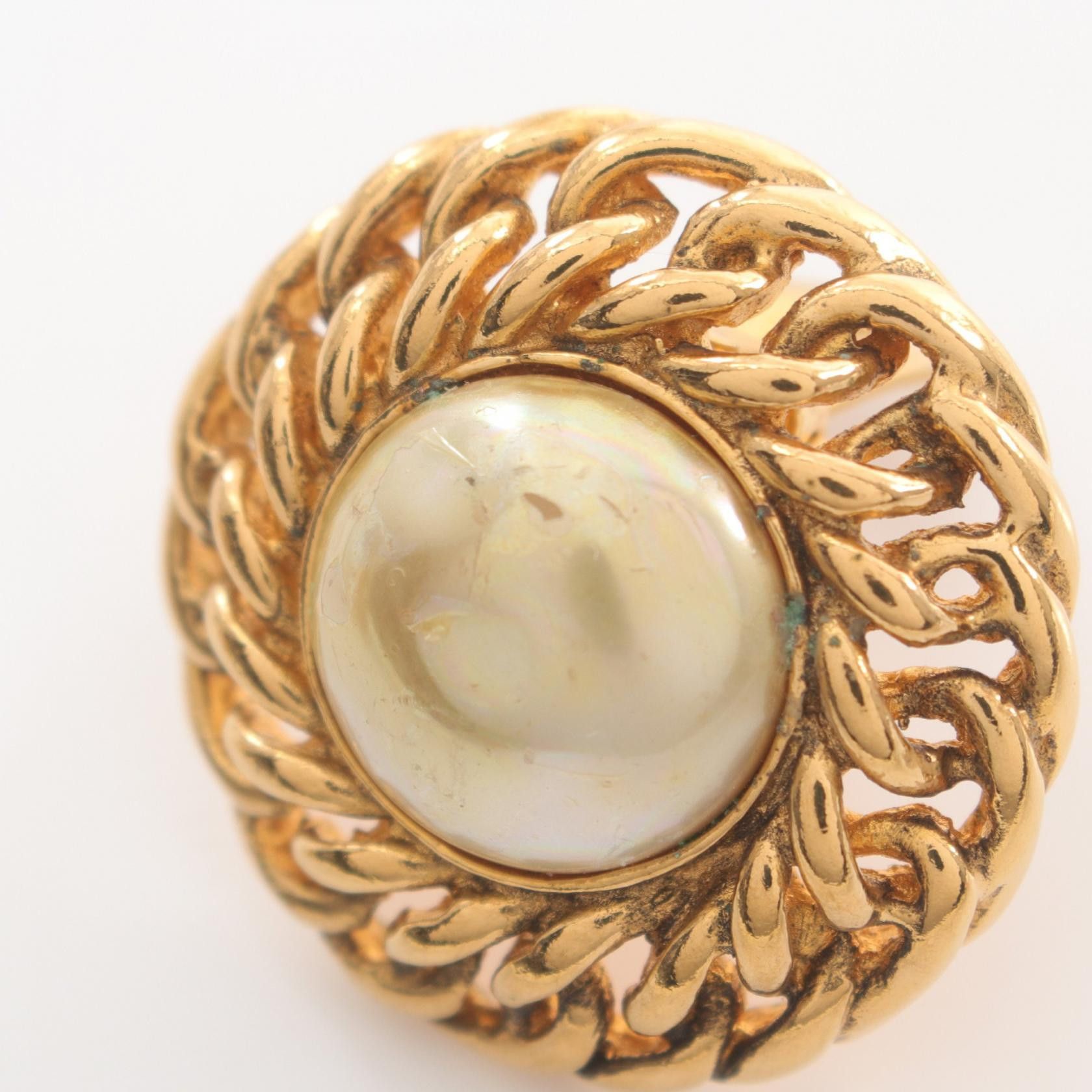 Chanel Chanel Pearl Clip On Earrings Metal Earrings in Very Good Condition Size ONE SIZE - 5 Thumbnail