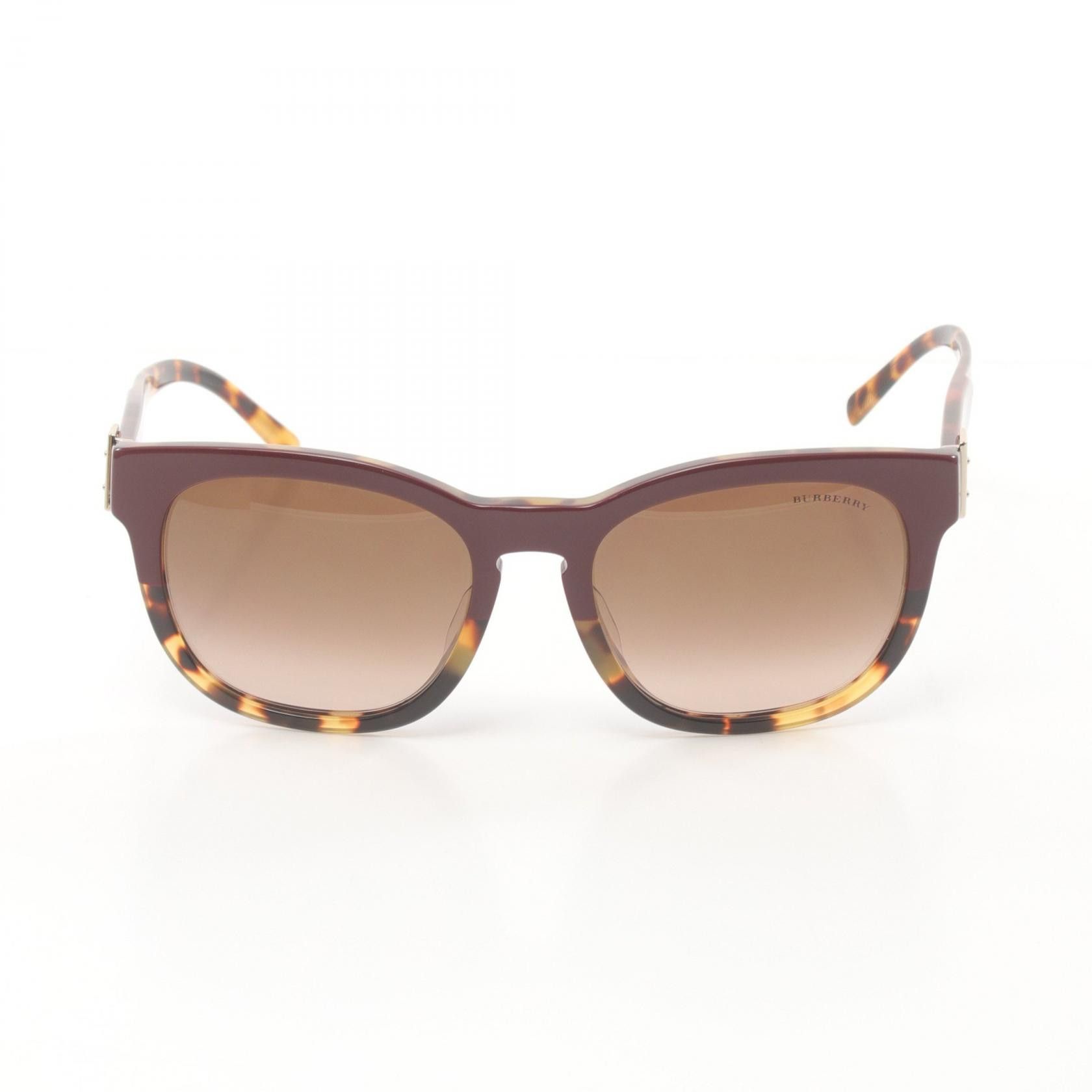 Burberry Burberry Square Tinted Sunglasses Plastic Sunglasses B4258F in Great Condition Size ONE SIZE - 2 Thumbnail