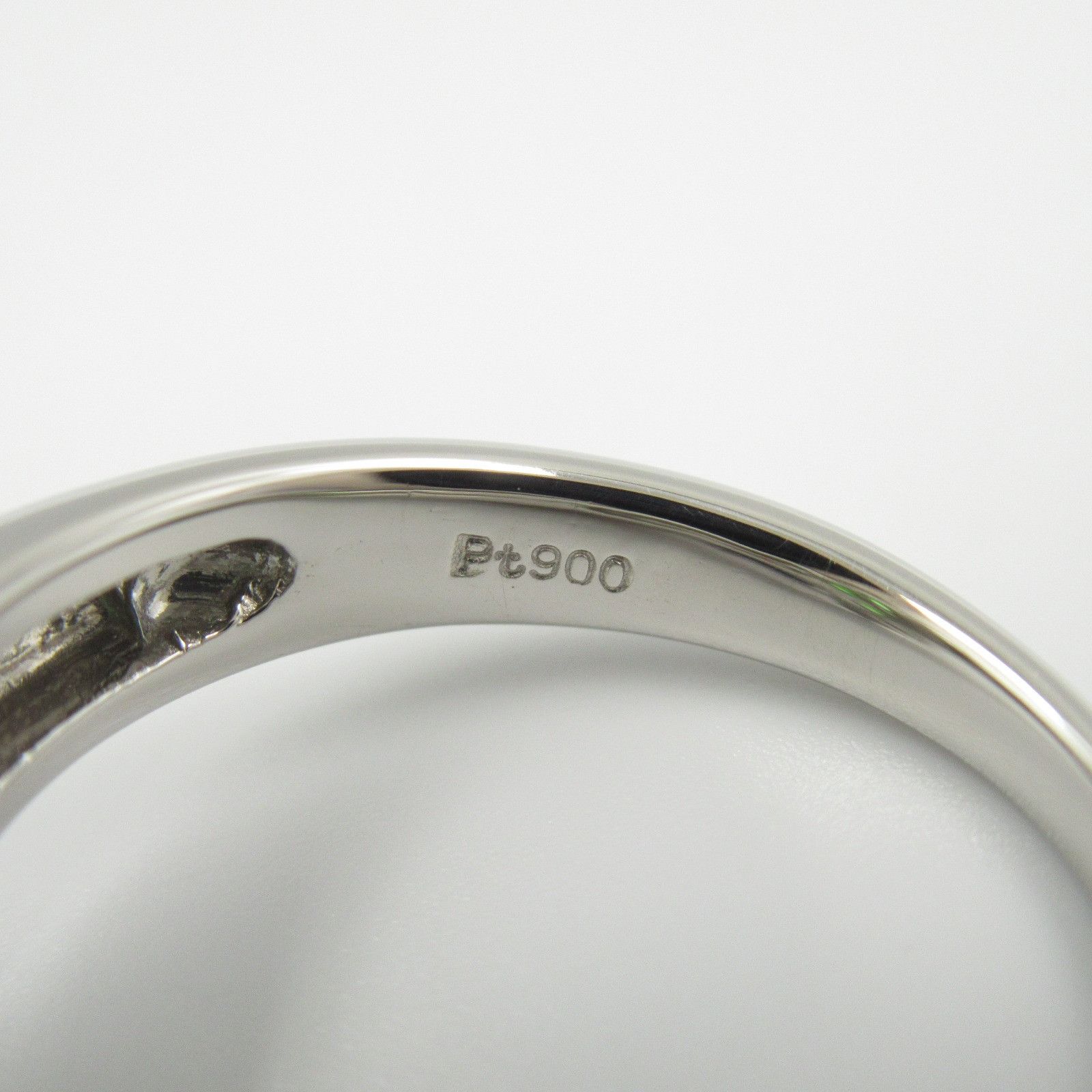 Other Other Platinum Emerald Diamond Ring Metal Ring in Great Condition Size ONE SIZE - 4 Thumbnail