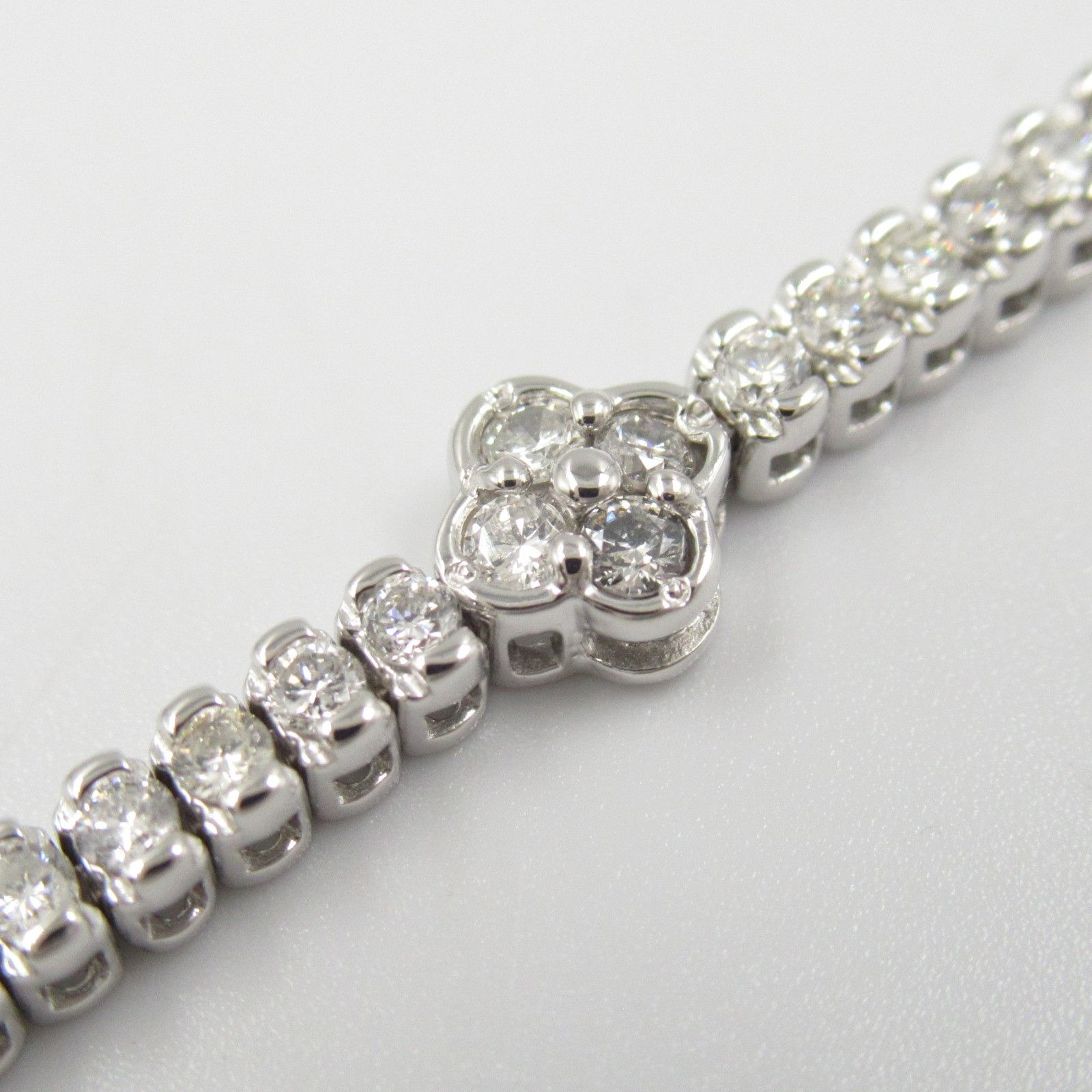 Other Other 14K Diamond Chain Bracelet Metal Bracelet in Great Condition Size ONE SIZE - 6 Thumbnail