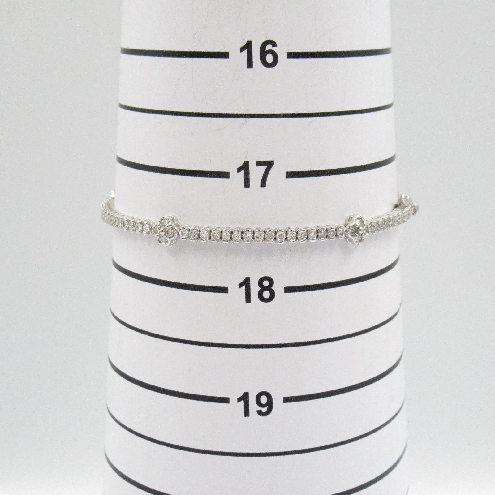 Other Other 14K Diamond Chain Bracelet Metal Bracelet in Great Condition Size ONE SIZE - 7 Thumbnail