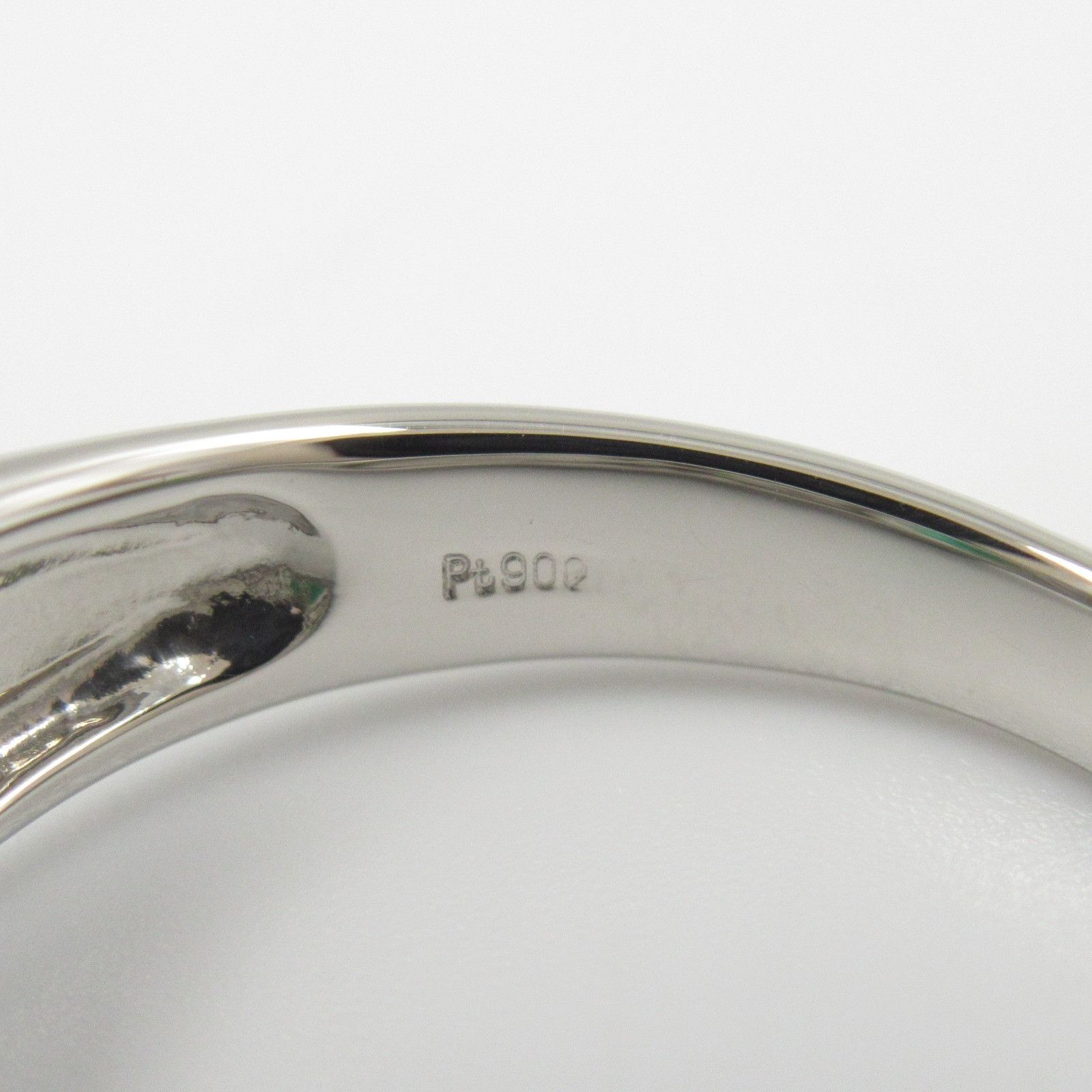 Other Other Platinum Emerald Ring Metal Ring in Great Condition Size ONE SIZE - 4 Thumbnail