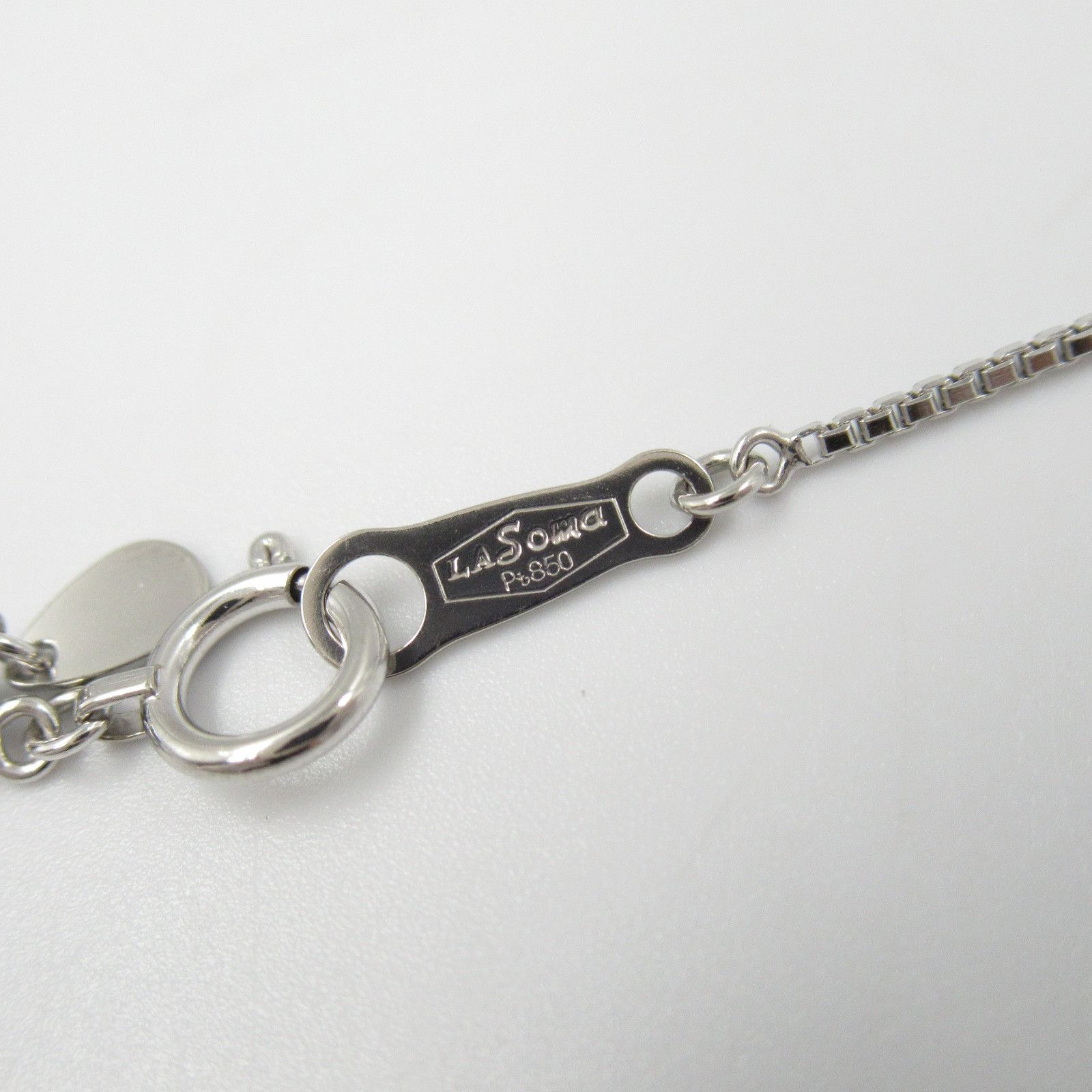 Other Other Platinum Diamond Necklace Metal Necklace in Great Condition Size ONE SIZE - 5 Thumbnail