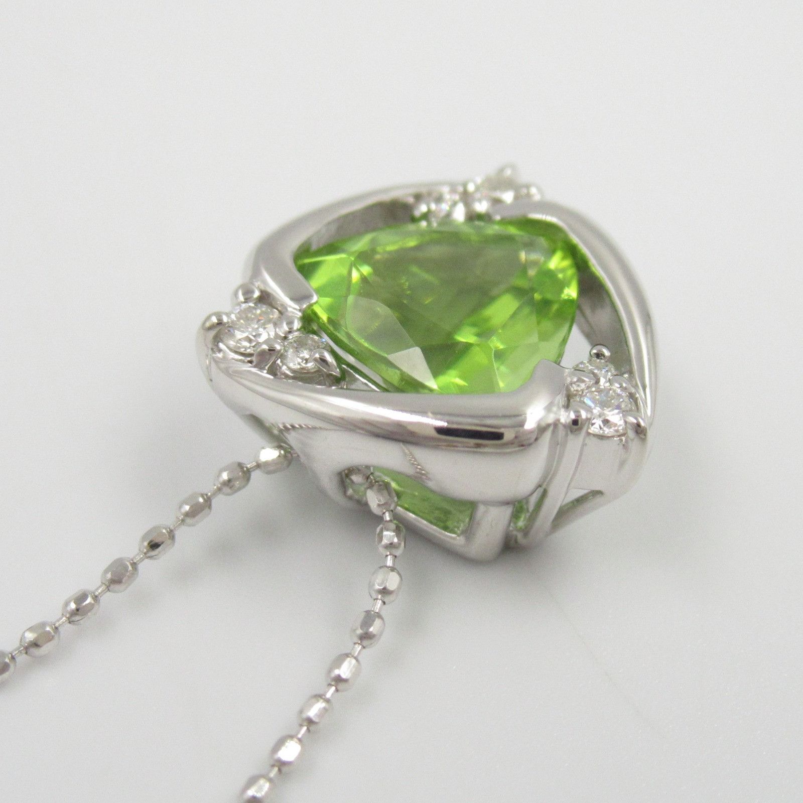 Other Other 18K Peridot Necklace Metal Necklace in Great Condition Size ONE SIZE - 6 Thumbnail