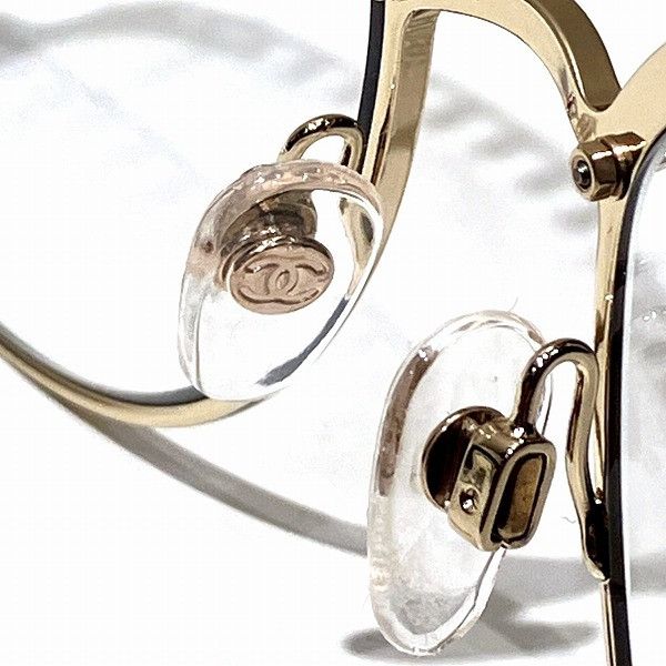 Chanel Chanel Chanel 4246-H Sunglasses with Faux Pearl Metal Sunglasses 4246-H in Great Condition Size ONE SIZE - 8 Thumbnail