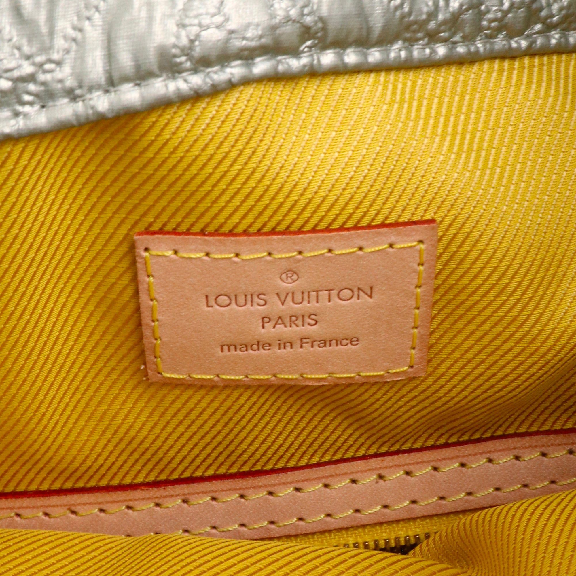 Louis Vuitton LOUIS VUITTON - Louis Vuitton Limelight Limited Edition Pouch in Silver Monogrammed Silk Size ONE SIZE - 8 Thumbnail