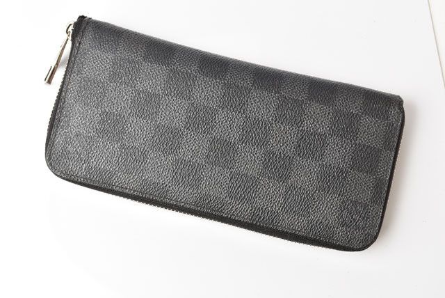 Louis Vuitton Louis Vuitton Louis Vuitton Damier Graphite Canvas Long Wallet N63095 Canvas Long Wallet N63095 in Great Condition Size ONE SIZE - 3 Thumbnail
