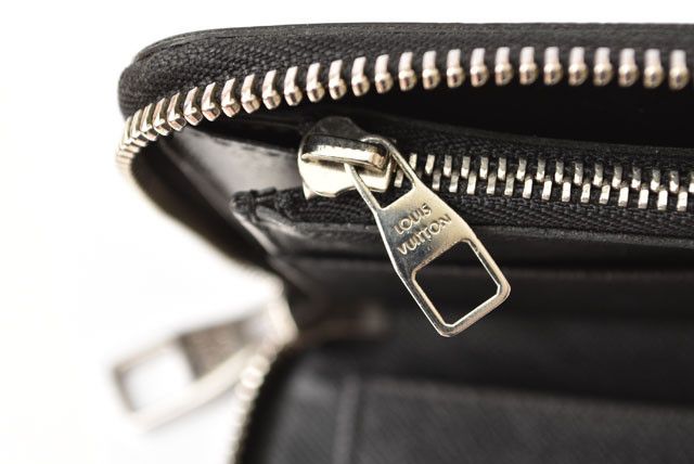 Louis Vuitton Louis Vuitton Louis Vuitton Damier Graphite Canvas Long Wallet N63095 Canvas Long Wallet N63095 in Great Condition Size ONE SIZE - 8 Thumbnail